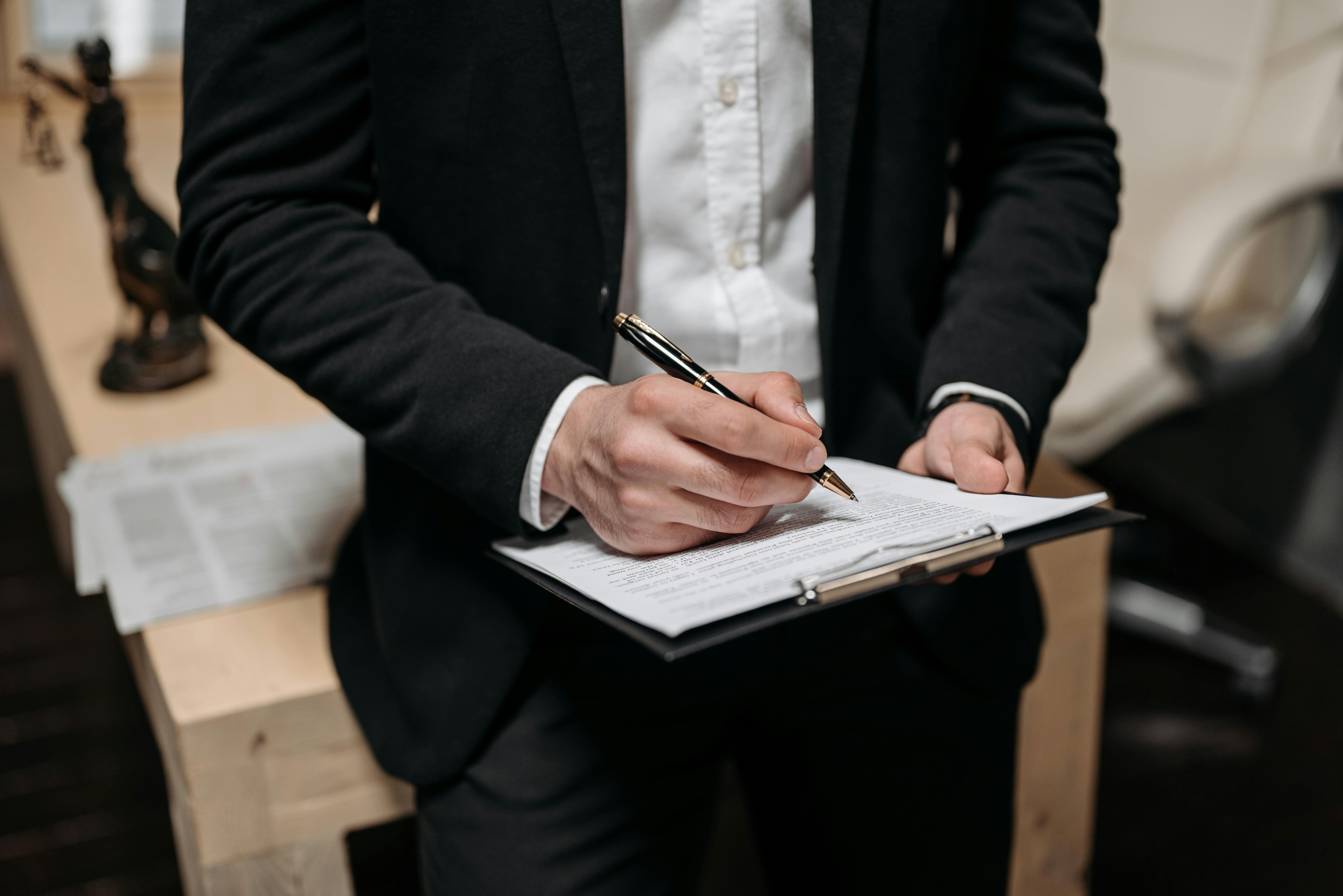 Outsourcing kontrakter - fra strategi til implementering