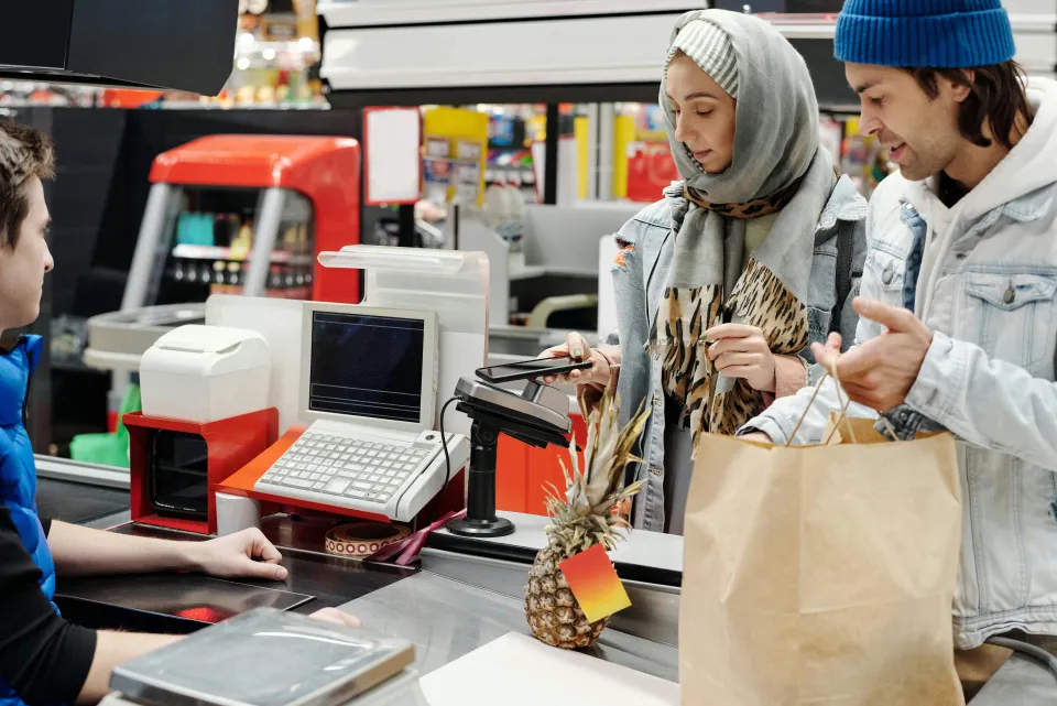 Overenskomst på plads for godt 180.000 butiksansatte