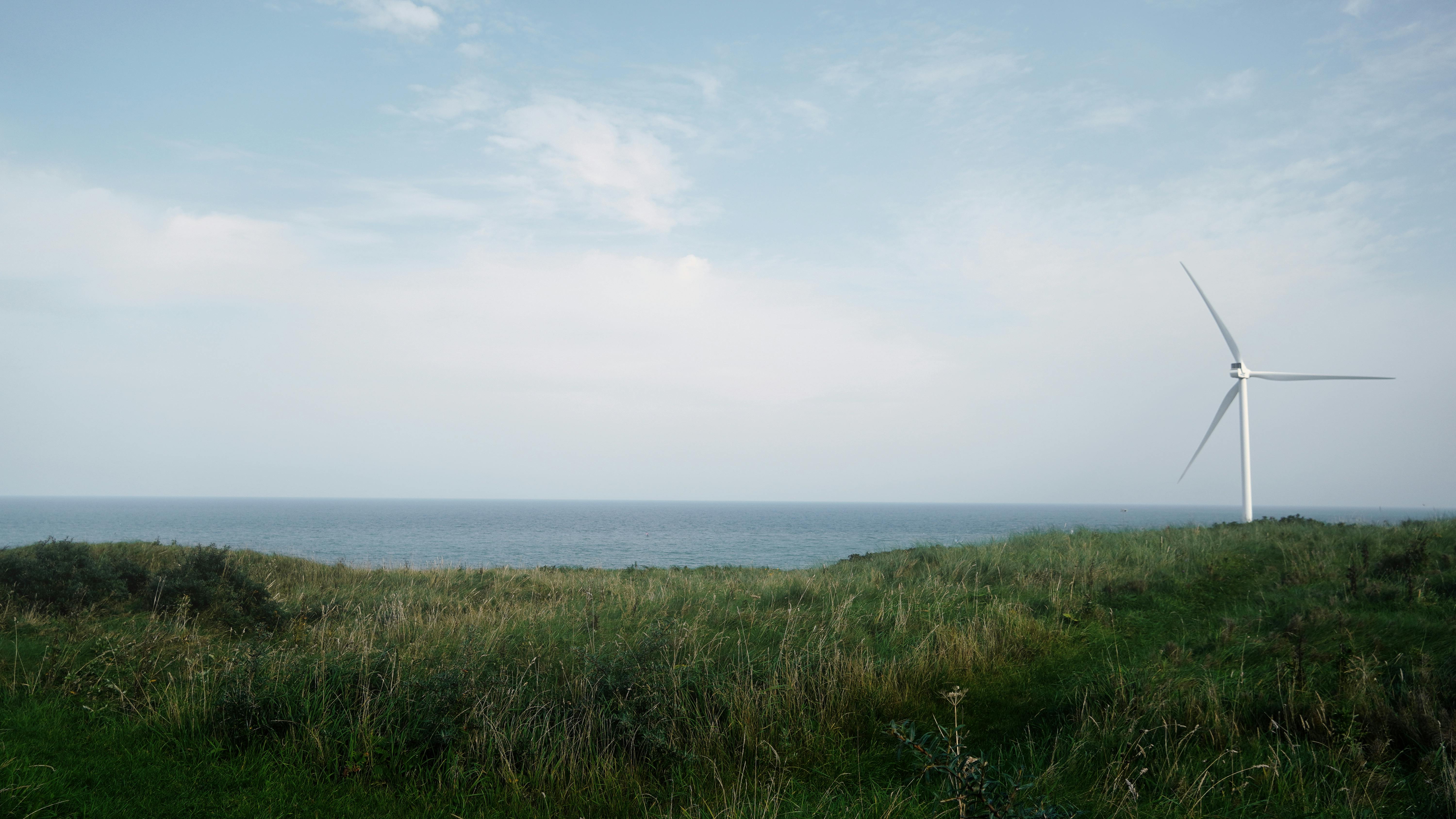 Political agreement amends tax treatment of long-term price hedging contracts