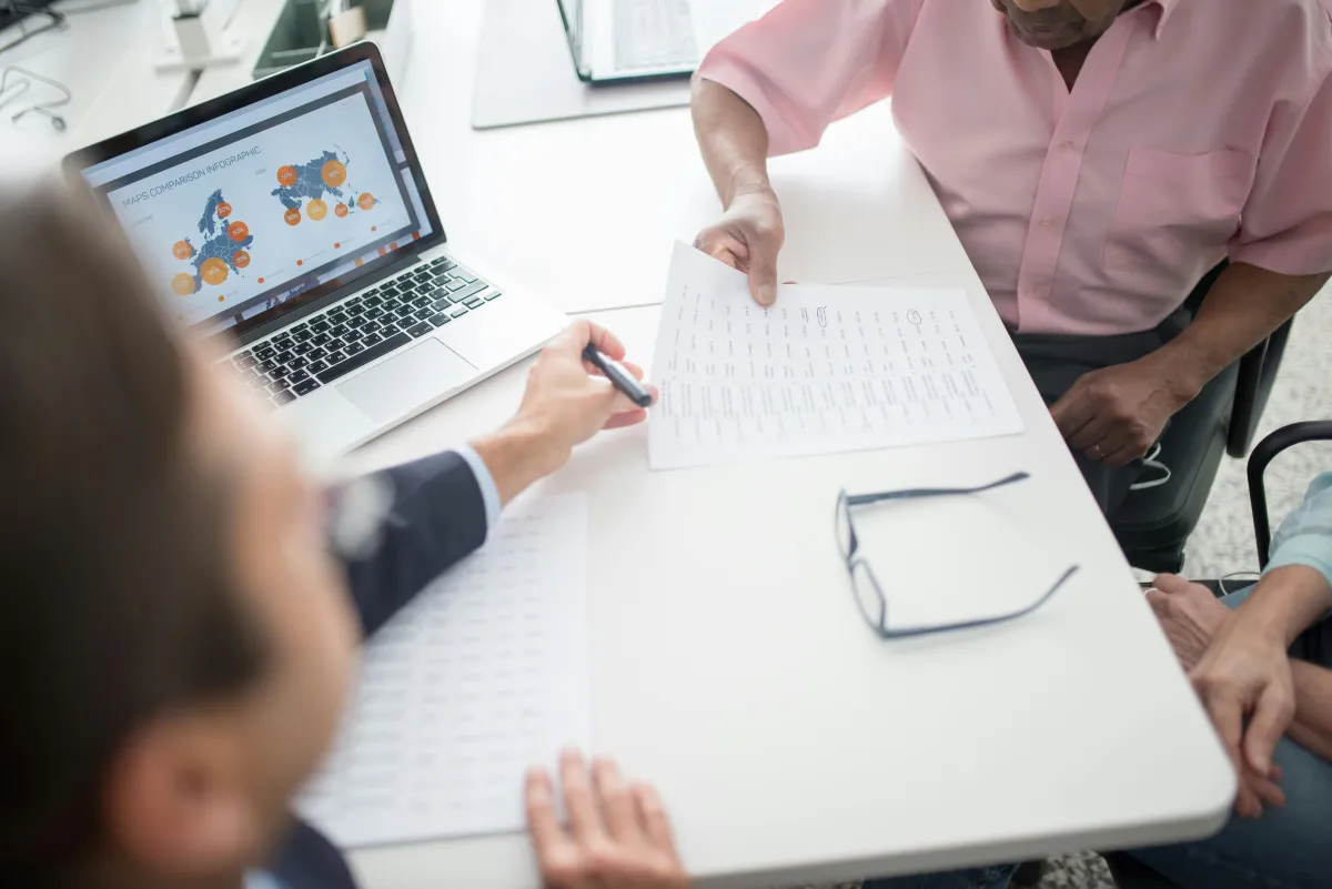 Ikke brud på kundeklausul at kontakte gamle kunder