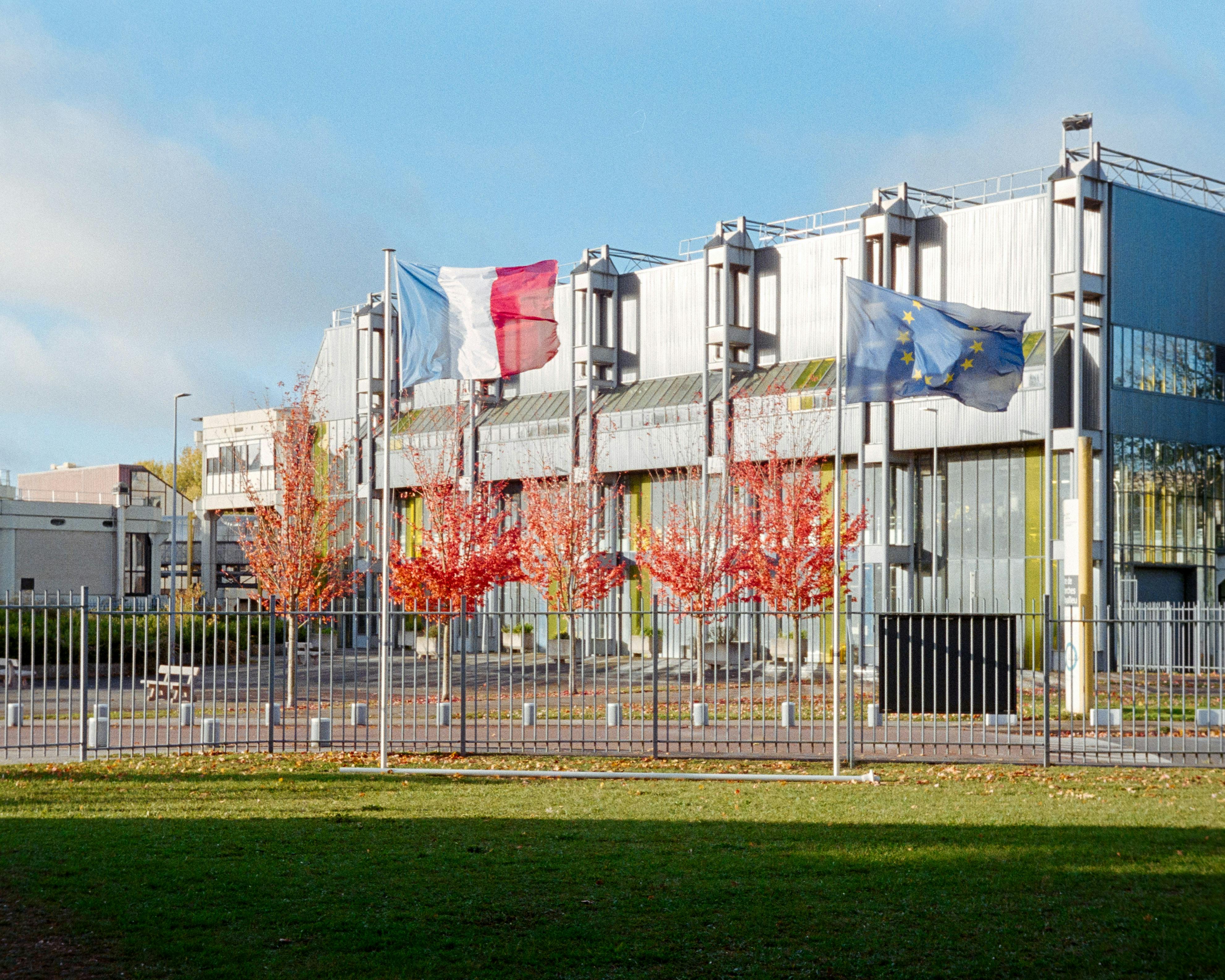 Frankrig anvender Towercast-doktrinen og undersøger fusion under tærskelværdierne