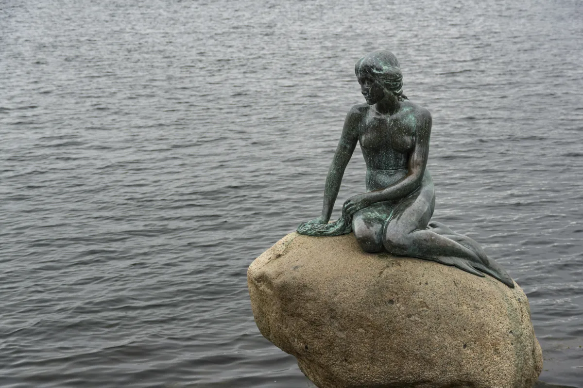 Irmapigen og Den Lille Havfrue – Kunstnerisk frihed eller krænkelse af rettigheder?