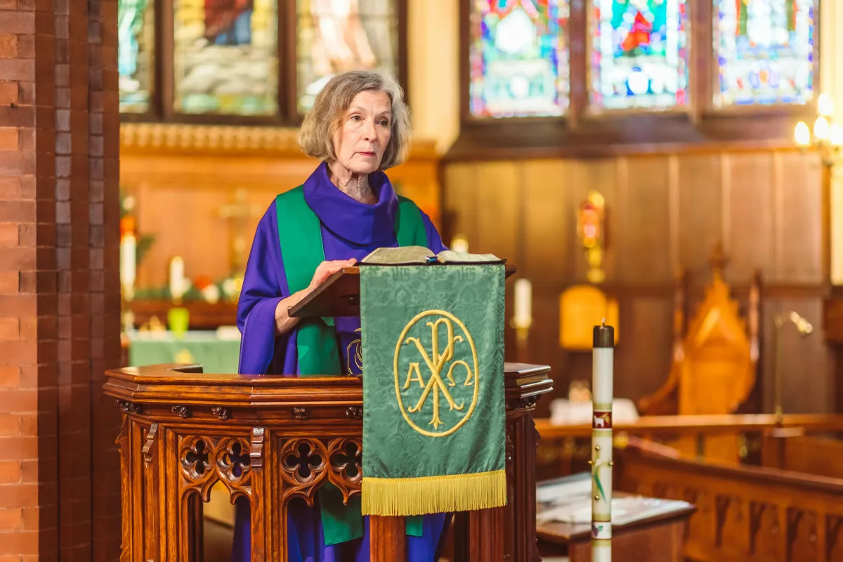 En klagers adgang til oplysninger om sig selv i sognepræsts personalesag kunne som udgangspunkt ikke afvises